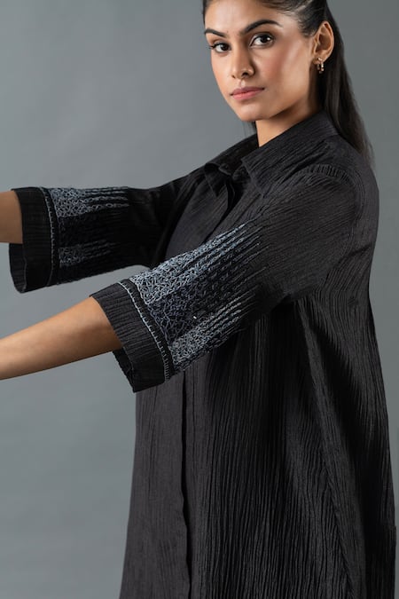 Buy_Oja_Black Cotton Sequins Collared Placement Embroidered A-line Tunic With Pant _Online_at_Aza_Fashions