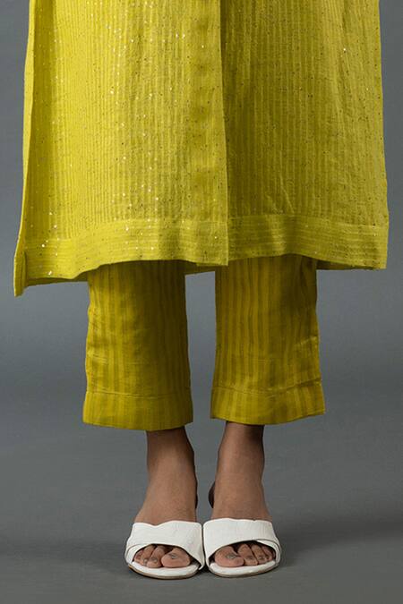 Shop_Oja_Green Linen Mirrors, Sequins Collared Thread Work Kurta And Pant Set _Online_at_Aza_Fashions
