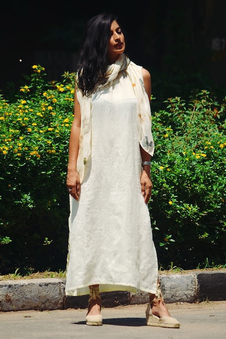 Jasmine Bains Solid Maxi Dress 