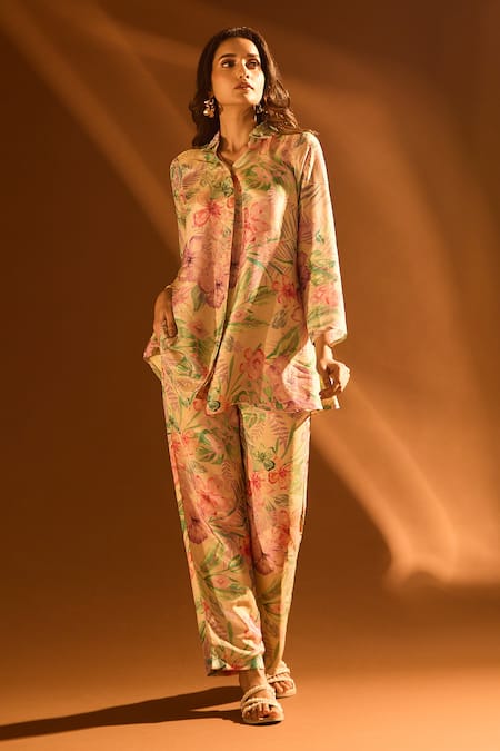 Shop Samyukta Singhania Peach Tissue Sequins, Embroidery Collared, Floral Pattern Shirt And Pant Set at Aza Fashions Shop_Samyukta Singhania_Peach Tissue Sequins, Embroidery Collared, Floral Pattern Shirt And Pant Set _at_Aza_Fashions