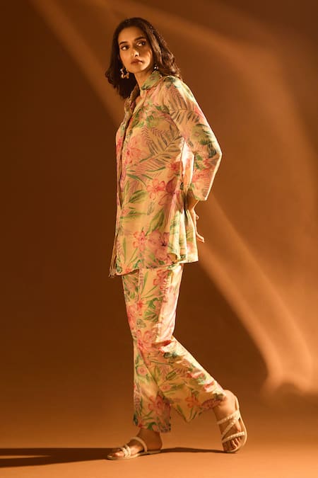 Samyukta Singhania Peach Tissue Sequins, Embroidery Collared, Floral Pattern Shirt And Pant Set at Aza Fashions Samyukta Singhania_Peach Tissue Sequins, Embroidery Collared, Floral Pattern Shirt And Pant Set _at_Aza_Fashions