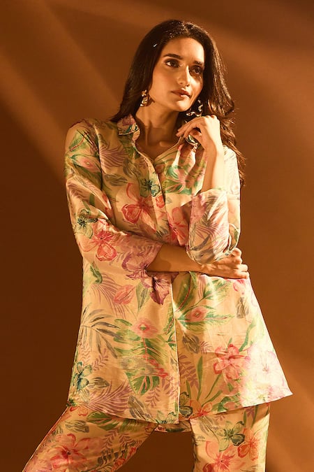 Shop Samyukta Singhania Peach Tissue Sequins, Embroidery Collared, Floral Pattern Shirt And Pant Set Shop_Samyukta Singhania_Peach Tissue Sequins, Embroidery Collared, Floral Pattern Shirt And Pant Set