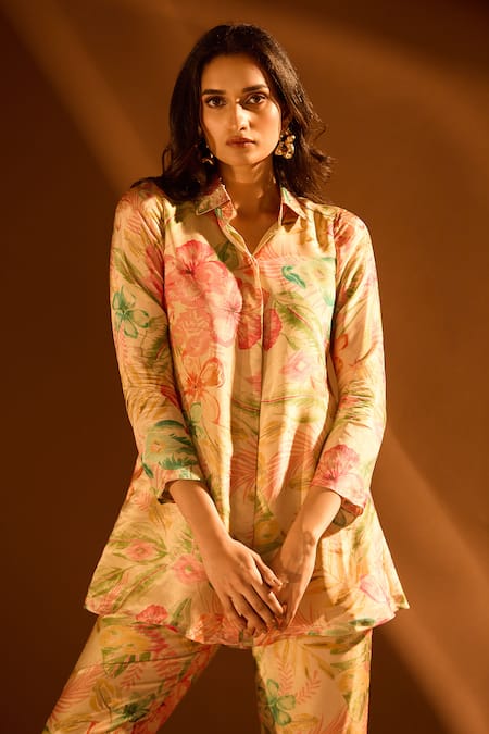 Buy Samyukta Singhania Beige Tissue Sequins Collared Floral Pattern Kurta And Pant Set Buy_Samyukta Singhania_Beige Tissue Sequins Collared Floral Pattern Kurta And Pant Set