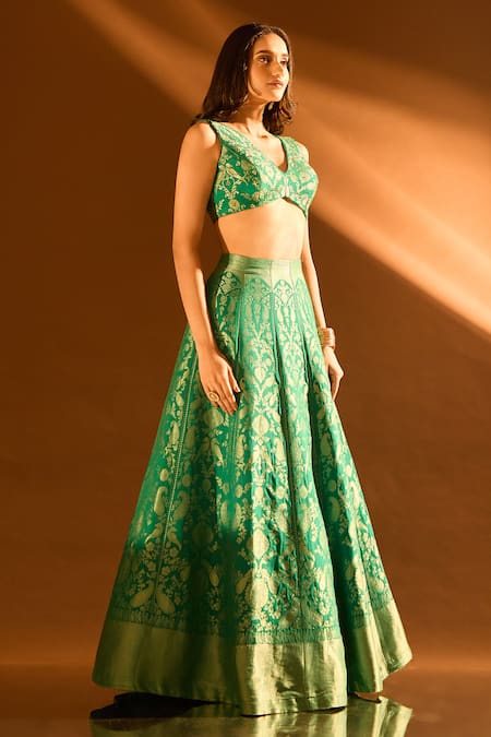 Buy Samyukta Singhania Blue Brocade, Silk Zari, Embroidery V-neck Banarasi Lehenga Set Buy_Samyukta Singhania_Blue Brocade, Silk Zari, Embroidery V-neck Banarasi Lehenga Set