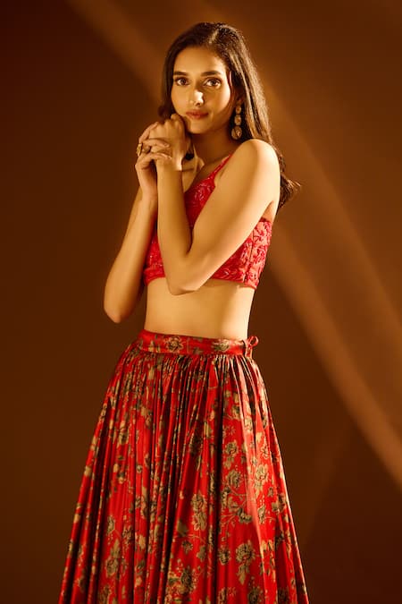 Samyukta Singhania_Red Net, Satin Embroidery, Cut Work Sweetheart Floral Print Pleated Lehenga Set _Online_at_Aza_Fashions