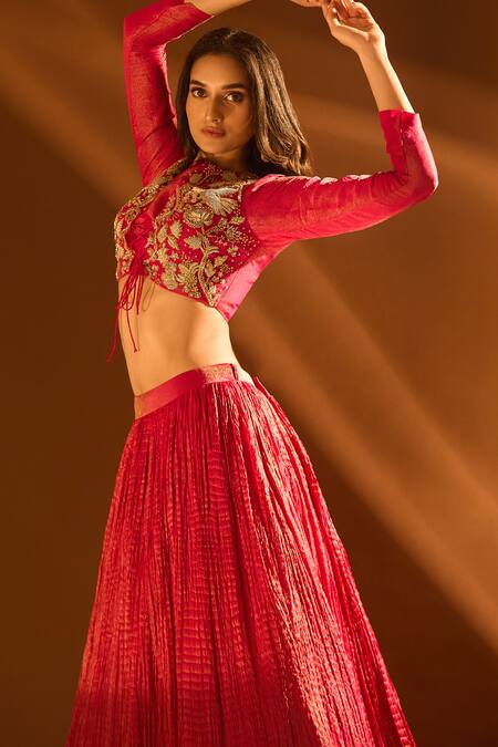 Samyukta Singhania_Pink Tissue, Net Zari Round Neck Crush Lehenga Set _at_Aza_Fashions