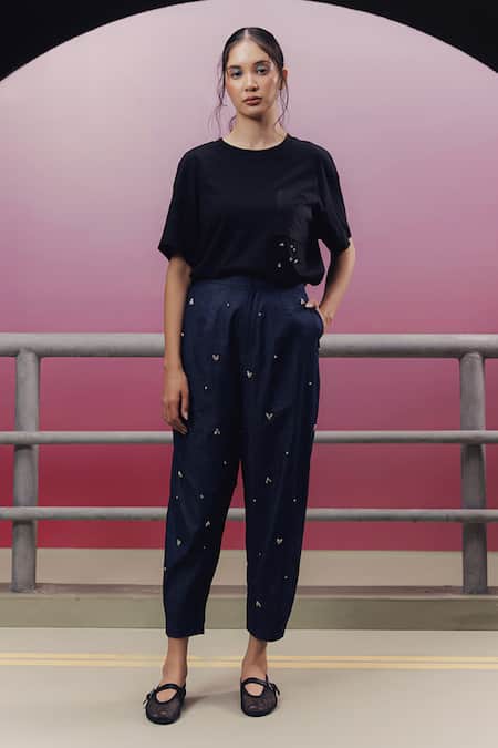 Kavya Singh Kundu Dre Scattered Diamond Embroidered Pant 