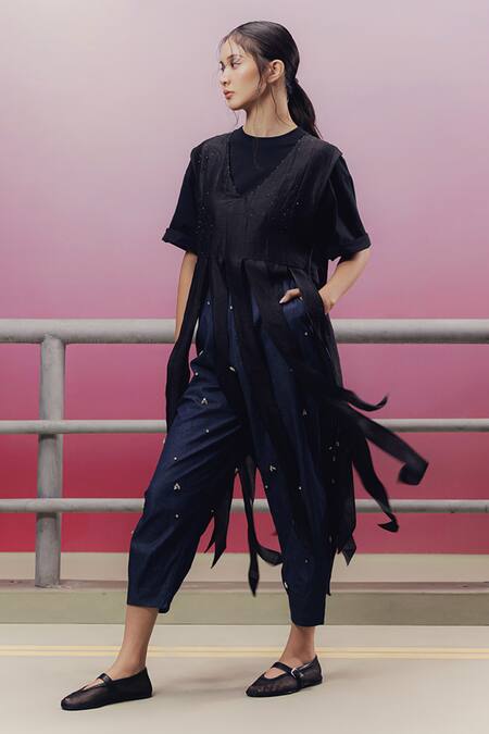 Kavya Singh Kundu_Black Handloom Cotton, Silk Beads Round Neck Flash Fringed Overlay T-shirt _Online_at_Aza_Fashions