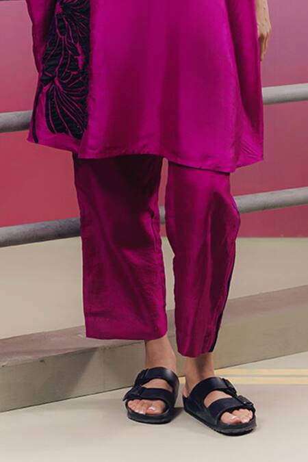 Buy_Kavya Singh Kundu_Pink Silk Beads Round Neck Flo Placement Embroidered Tunic And Pant Set _Online_at_Aza_Fashions