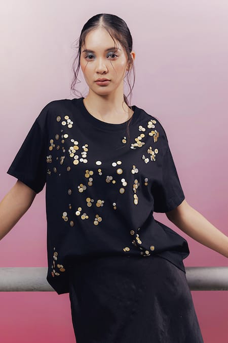 Kavya Singh Kundu Black Cotton Embroidered Sequin Round Glint Metal T-shirt 