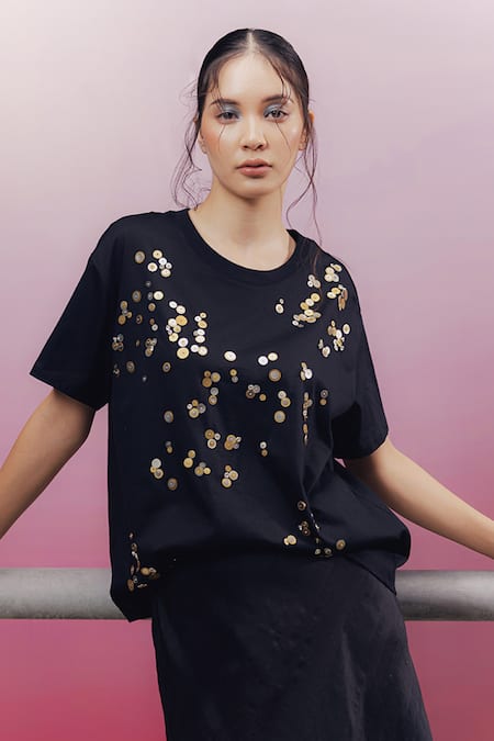 Shop Kavya Singh Kundu Black Cotton Sequins Round Neck Glint Metal Embroidered T-shirt at Aza Fashions Shop_Kavya Singh Kundu_Black Cotton Sequins Round Neck Glint Metal Embroidered T-shirt _at_Aza_Fashions