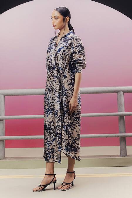 Kavya Singh Kundu_Beige Silk Collared Lori Handwoven Shirt Dress _Online_at_Aza_Fashions