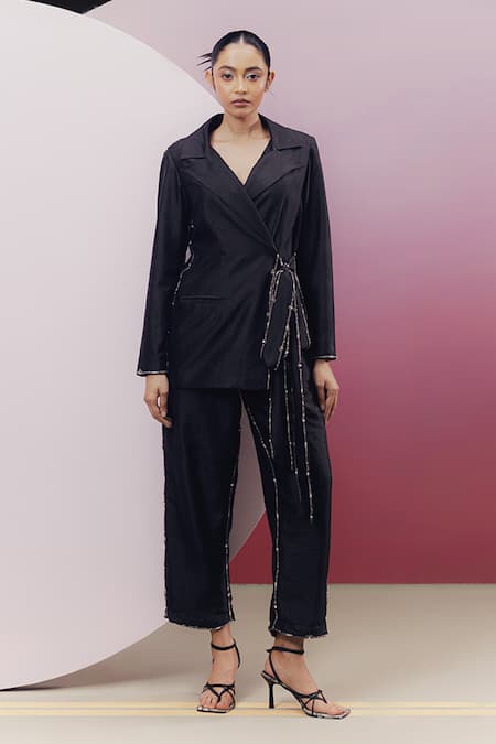 Kavya Singh Kundu Black Handwoven Mulbery Silk Embroidered Nick And Stone Work Blazer & Pant Set 