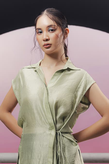 Buy_Kavya Singh Kundu_Green Silk Collared Ying Tie-up Detail Blouse _Online_at_Aza_Fashions
