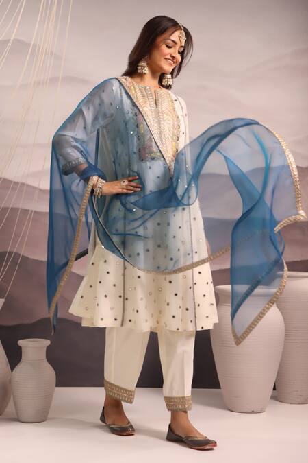 Buy_Omi_Off White Chanderi Embroidered Mirror Notched Mina Kurta Pant Set _Online_at_Aza_Fashions