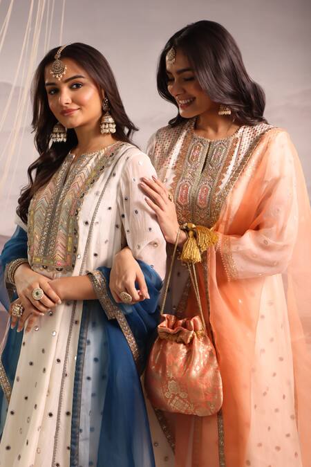 Omi_Off White Chanderi Embroidered Mirror Notched Mina Kurta Pant Set _at_Aza_Fashions
