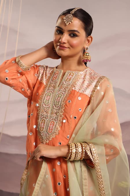 Buy_Omi_Peach Chanderi Embroidered Mirror Notched Sana Kurta Pant Set _Online_at_Aza_Fashions