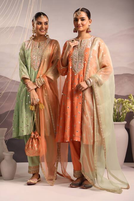 Buy_Omi_Peach Chanderi Embroidered Mirror Notched Sana Kurta Pant Set 