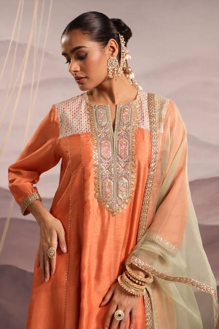 Shop_Omi_Peach Chanderi Embroidered Thread Notched Sana Yoke Kurta Pant Set _Online_at_Aza_Fashions