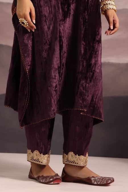 Buy_OMI_Wine Velvet Sequins, Beads, Embroidery V-neck Floral Hand Kaftan With Pant _Online_at_Aza_Fashions