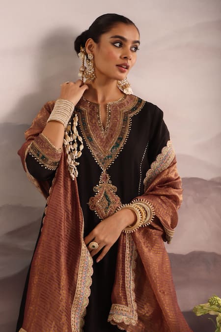 Buy OMI Black Silk Lace, Sequins, Beads Round Neck Hand Embroidered Choga Kurta Pant Set Online at Aza Fashions Buy_OMI_Black Silk Lace, Sequins, Beads Round Neck Hand Embroidered Choga Kurta Pant Set _Online_at_Aza_Fashions