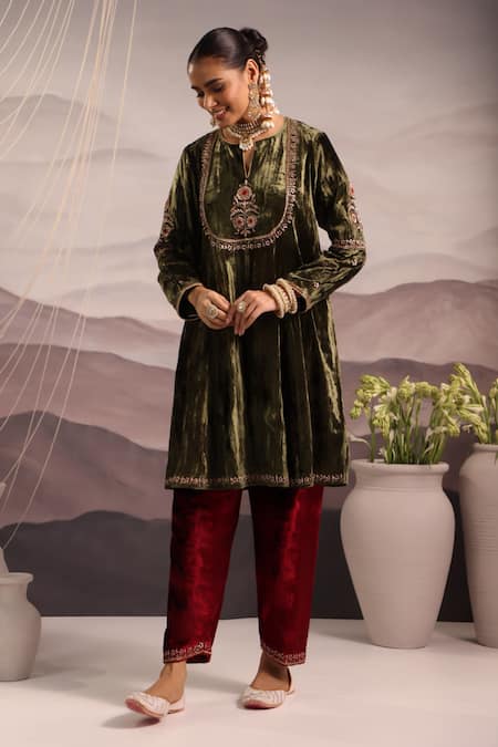 Buy_OMI_Green Velvet Diamonds, Embroidery, Sequins, Zari Mughal Hand Kurta Salwar Set _Online_at_Aza_Fashions
