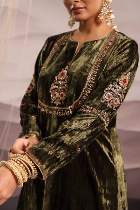 OMI_Green Velvet Diamonds, Embroidery, Sequins, Zari Mughal Hand Kurta Salwar Set _at_Aza_Fashions