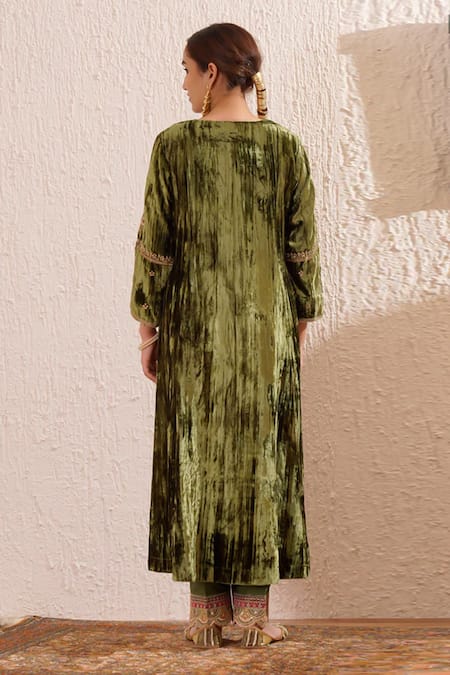 Shop_Omi_Green Velvet Embroidery, Sequins Round Neck Floral A-line Kurta Pant Set _at_Aza_Fashions