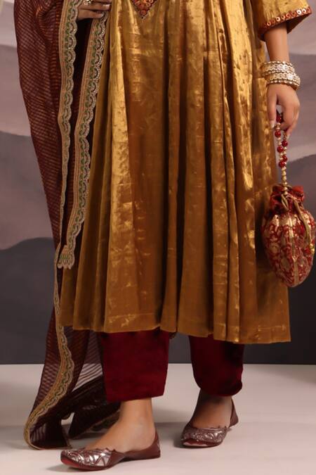 OMI_Gold Tissue Embroidery, Sequins, Beads Floral Hand Kalidar Kurta Salwar Set _Online_at_Aza_Fashions