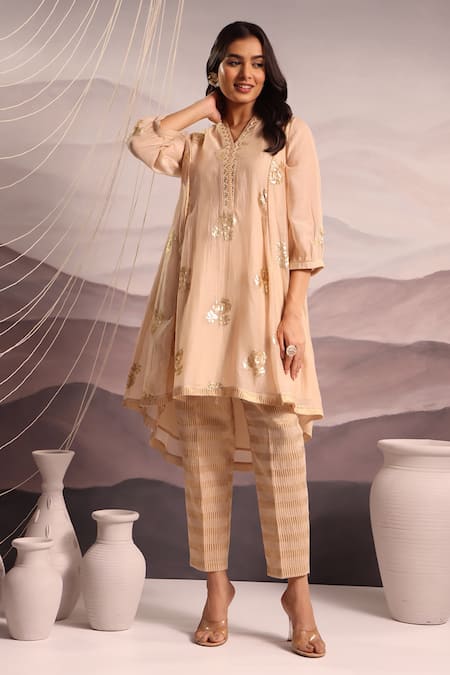 OMI Beige Chanderi Embroidery Stripe Tissue V-neck Floral High Low Kurta With Pant 