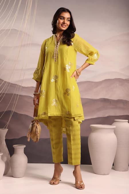 OMI Green Chanderi Embroidery Stripe Tissue Floral Sequin High Low Kurta With Pant 