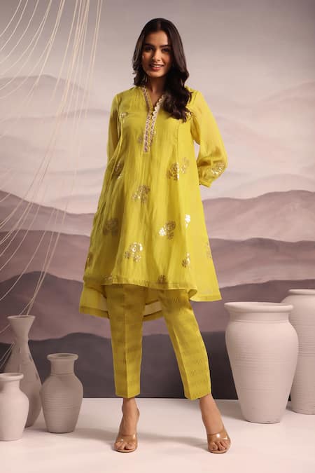 Buy_OMI_Lime Chanderi Sequins, Lace, Embroidery V-neck High Low Floral Kurta Set _Online_at_Aza_Fashions
