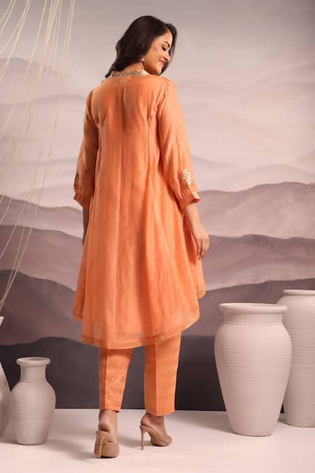 Shop_OMI_Peach Chanderi Sequins, Lace, Embroidery V-neck Floral Kurta Set _at_Aza_Fashions