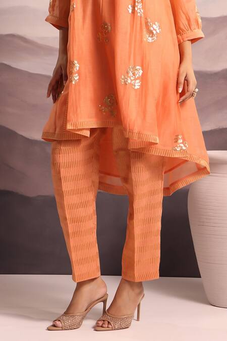 OMI_Peach Chanderi Sequins, Lace, Embroidery V-neck Floral Kurta Set _at_Aza_Fashions