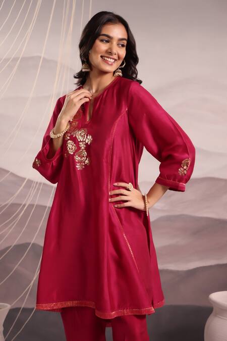 Shop OMI Magenta Silk Sequins, Embroidery Split V-neck Floral High Low Kurta With Pant Online at Aza Fashions Shop_OMI_Magenta Silk Sequins, Embroidery Split V-neck Floral High Low Kurta With Pant _Online_at_Aza_Fashions