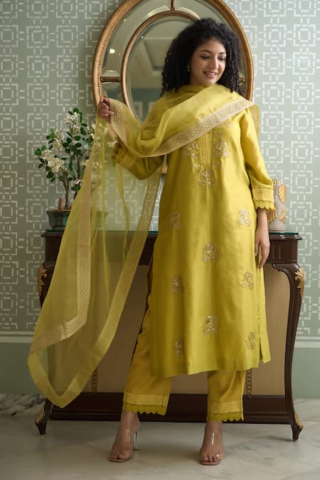 OMI Chanderi Floral Embroidered Kurta & Pant Set 