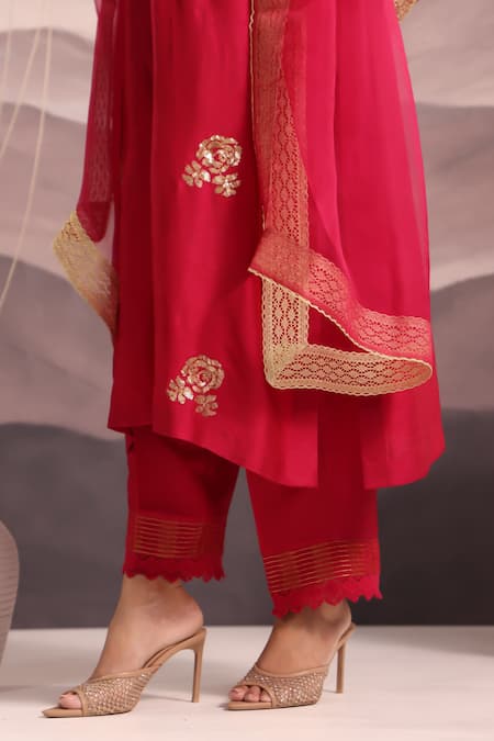 OMI Magenta Silk Sequins, Lace V-neck Floral Embroidered Kurta And Pant Set at Aza Fashions OMI_Magenta Silk Sequins, Lace V-neck Floral Embroidered Kurta And Pant Set _at_Aza_Fashions