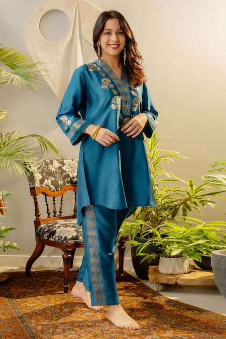 Shop_OMI_Blue Silk Sequins, Embroidery V-neck Floral High Low Kurta With Straight Pant _Online_at_Aza_Fashions