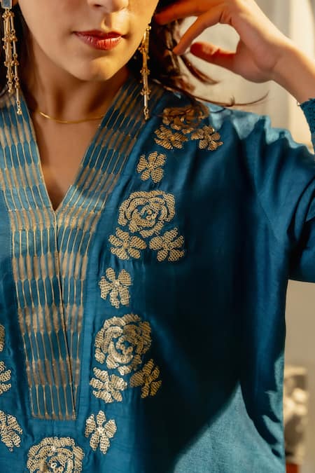 Buy_OMI_Blue Silk Sequins, Embroidery V-neck Floral High Low Kurta With Straight Pant 