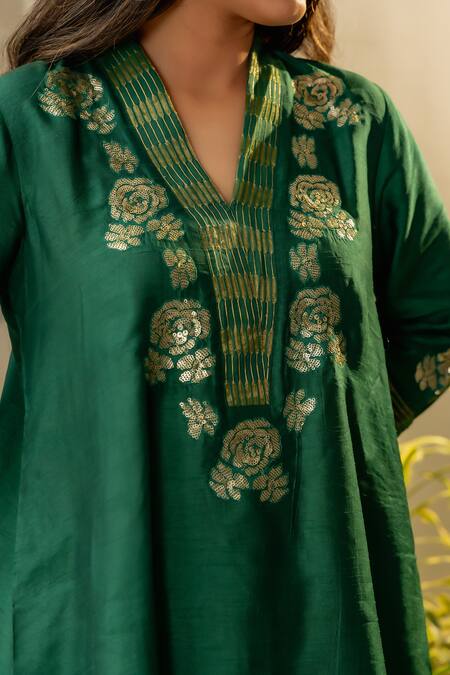 Buy_OMI_Green Silk Sequins, Embroidery V-neck High Low Kurta With Straight Pant _Online_at_Aza_Fashions