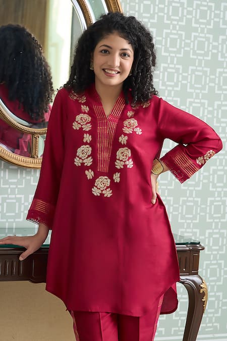 Shop_OMI_Magenta Silk Embroidery, Sequins V-neck Floral Asymmetric Kurta With Pant _Online_at_Aza_Fashions