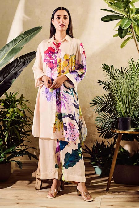 Buy Rainas Off White Satin Collared Flower Print Kurta With Pant Buy_Rainas_Off White Satin Collared Flower Print Kurta With Pant