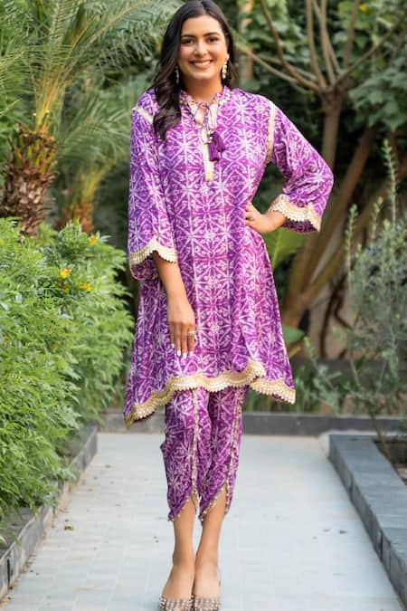 Rainas Embroidered Geometric Print Kurta & Pant Set 