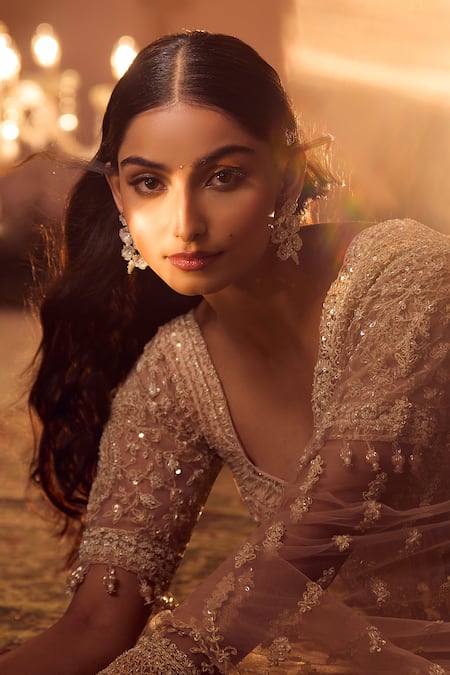 Azeera Pink Silk Stones, Embroidery Plunge Neck Vanya Floral Saree With Blouse at Aza Fashions Azeera_Pink Silk Stones, Embroidery Plunge Neck Vanya Floral Saree With Blouse _at_Aza_Fashions