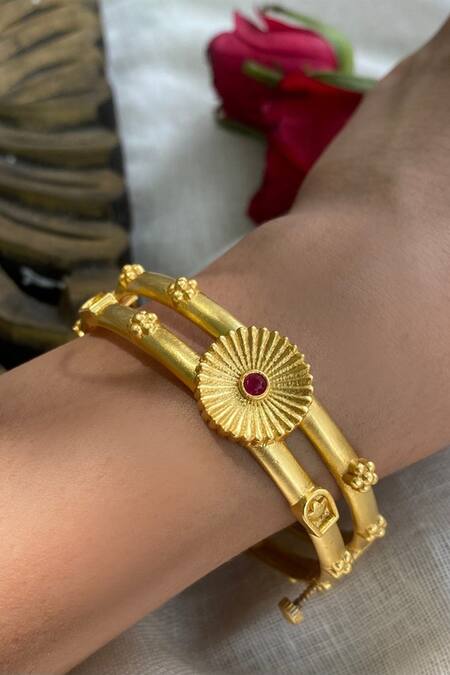 Buy_ZARIIN_Red Chains, Diamonds Ancestral Grace Bangle