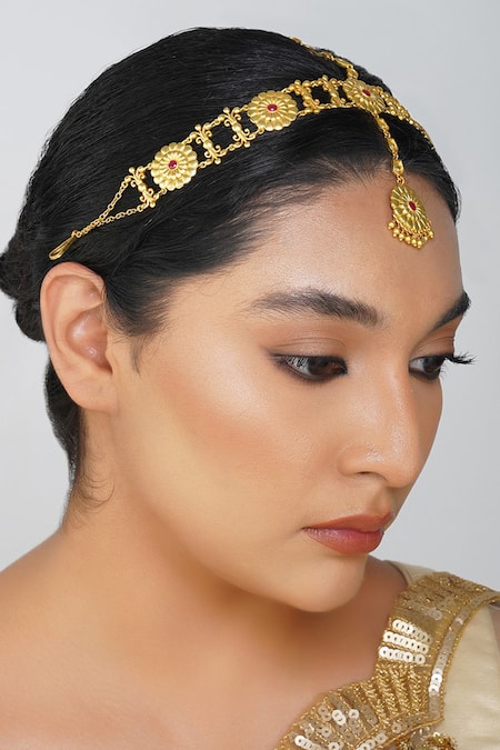 Buy ZARIIN Red Crystals Marigold Glory Floral Filigree Mathapatti Online at Aza Fashions Buy_ZARIIN_Red Crystals Marigold Glory Floral Filigree Mathapatti _Online_at_Aza_Fashions