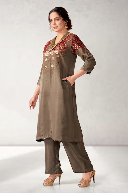 Buy Aditi Somani Grey Silk Embroidery, Sequins, Beads V-neck Floral Kurta Set Online at Aza Fashions Buy_Aditi Somani_Grey Silk Embroidery, Sequins, Beads V-neck Floral Kurta Set _Online_at_Aza_Fashions