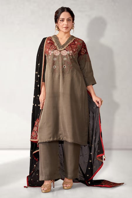 Aditi Somani Sequin Floral Embroidered Kurta Set 