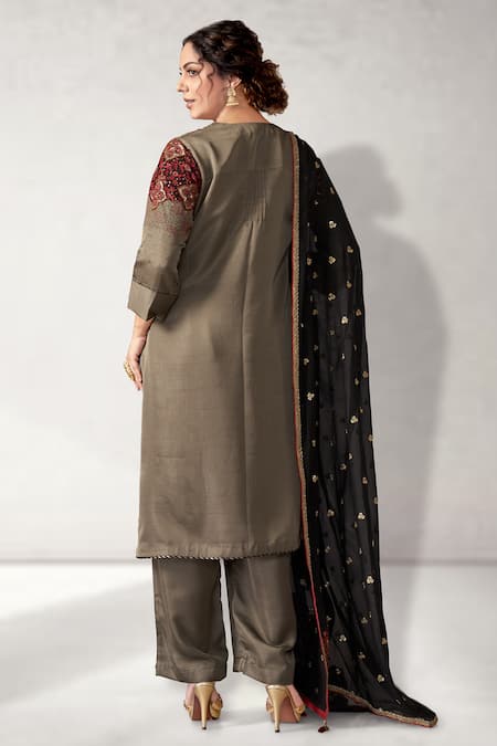 Shop Aditi Somani Grey Silk Embroidery, Sequins, Beads V-neck Floral Kurta Set at Aza Fashions Shop_Aditi Somani_Grey Silk Embroidery, Sequins, Beads V-neck Floral Kurta Set _at_Aza_Fashions