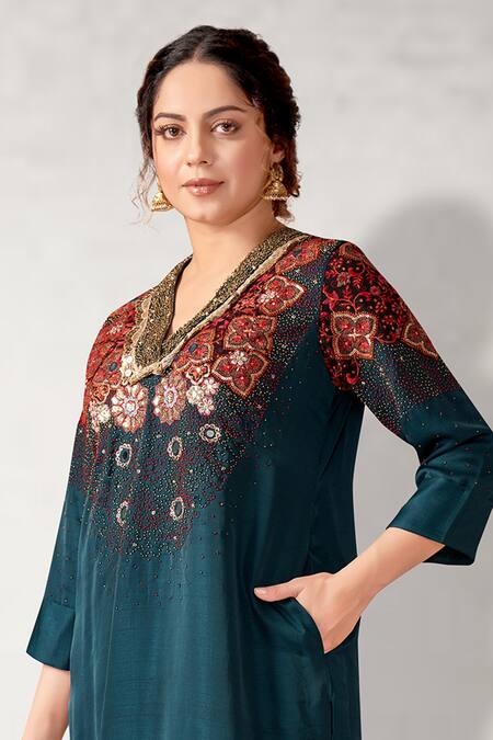 Shop Aditi Somani Blue Silk Sequins, Beads V-neck Embroidered Kurta Set Online at Aza Fashions Shop_Aditi Somani_Blue Silk Sequins, Beads V-neck Embroidered Kurta Set _Online_at_Aza_Fashions